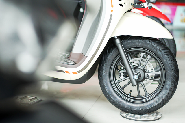 Merawat Sepeda Motor Terutama Pada Bagian Ban, Yuk Simak!