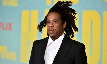 Rapper Jay Z Di Besarkan Dan Di Bentuk Dilingkungan Yang Keras