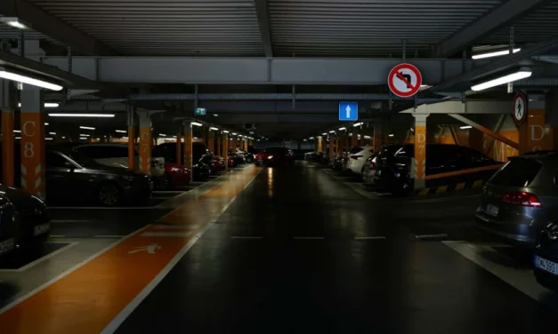 Waspada Tinggalkan Mobil Listrik Di Parkiran Lama Saat Mudik