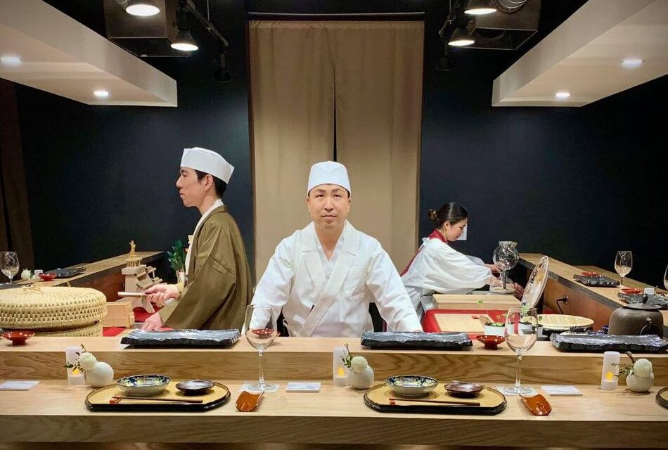 Gaya Makan Jepang Dari Seorang Chef Atau Omekase, Yuk Simak
