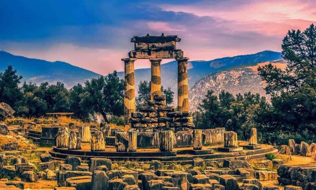 Orakel Delphi Pusat Keagamaan Dan Kebijaksanaan Yunani Kuno